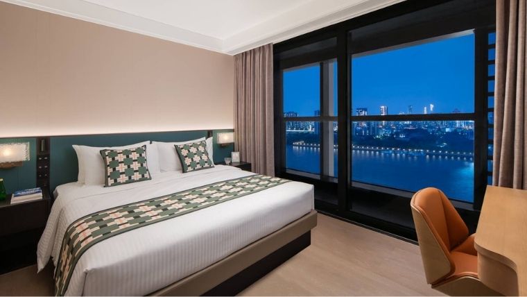 One-Bedroom Executive with RiverView