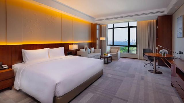 Deluxe King Room