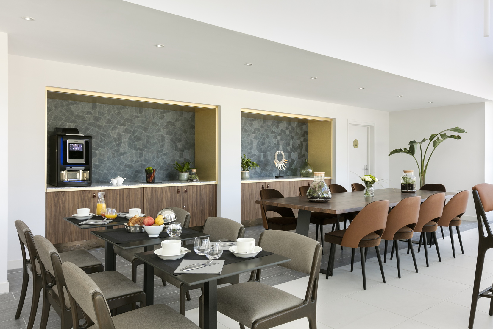 Breakfast room open 7 days a week in our apart hotel in Nantes