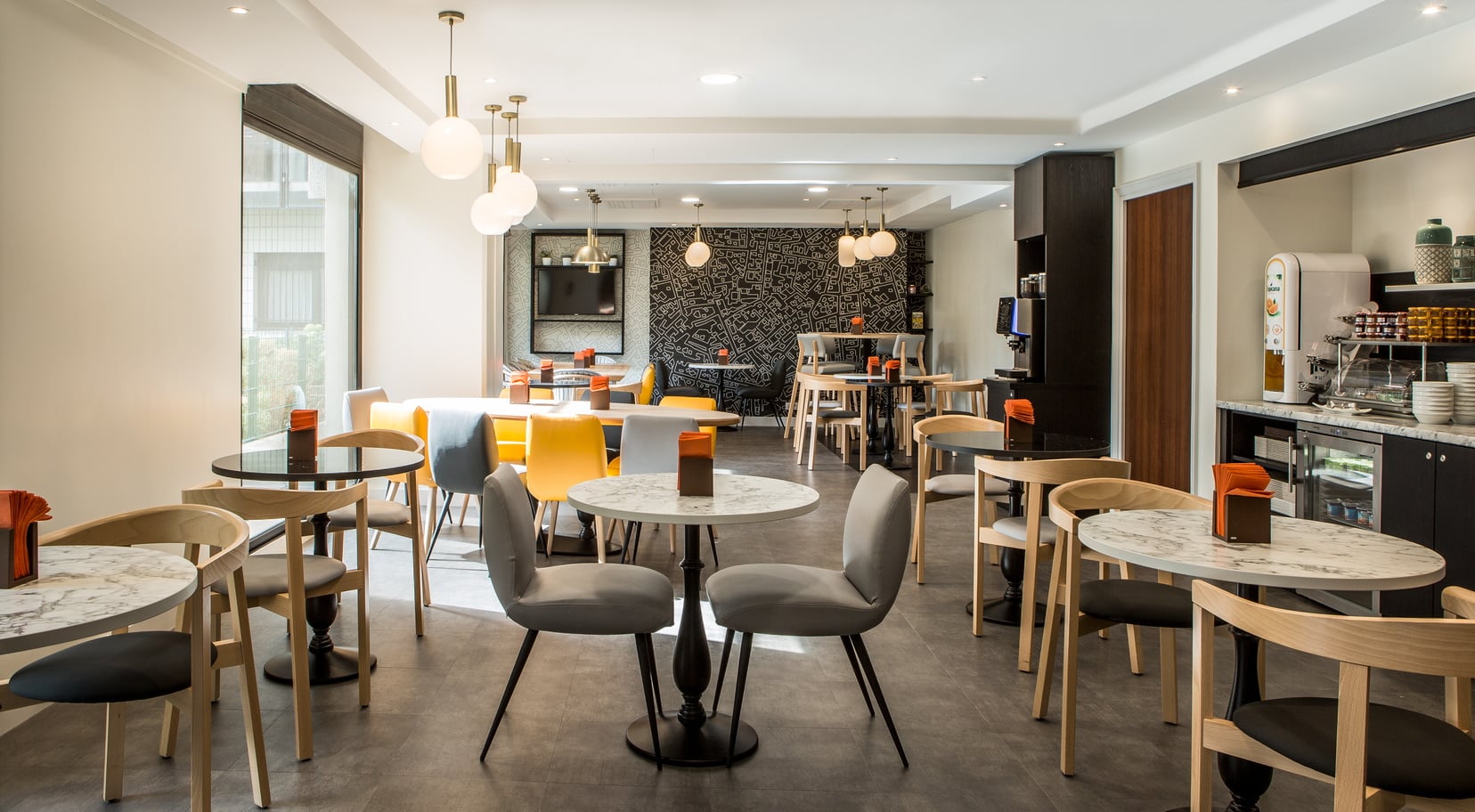 Breakfast room open 7 days a week in our Apart hotel in Paris La Défense