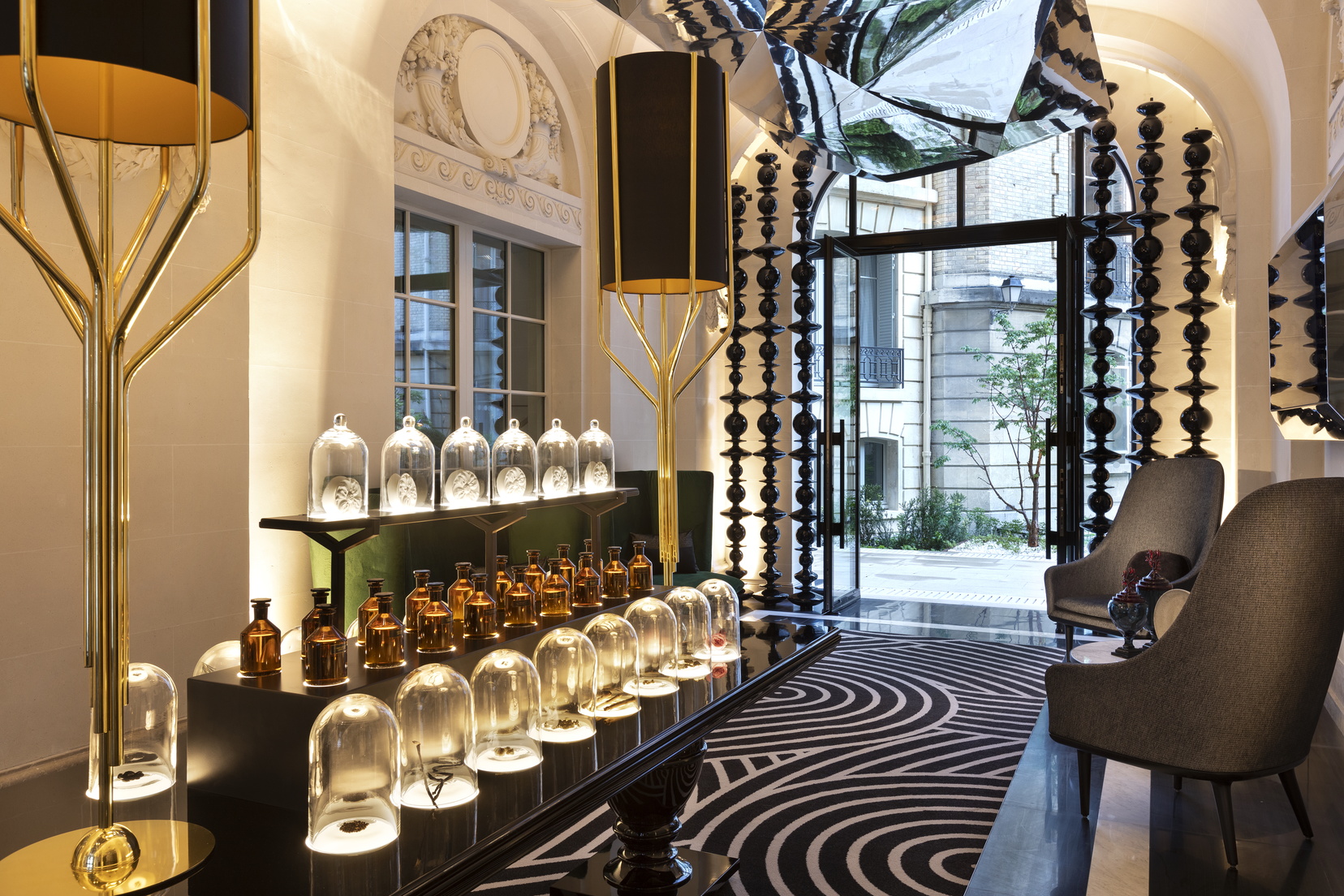 Lobby et son Bar à parfums, Hôtel 5 étoiles à Paris 8