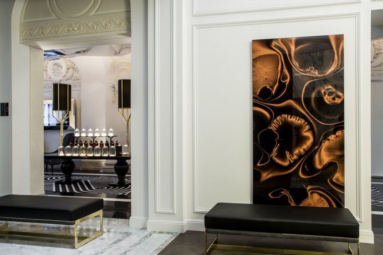 Lobby/Réception avec vue sur le Bar à Parfums, Hôtel 5 étoiles à Paris 8