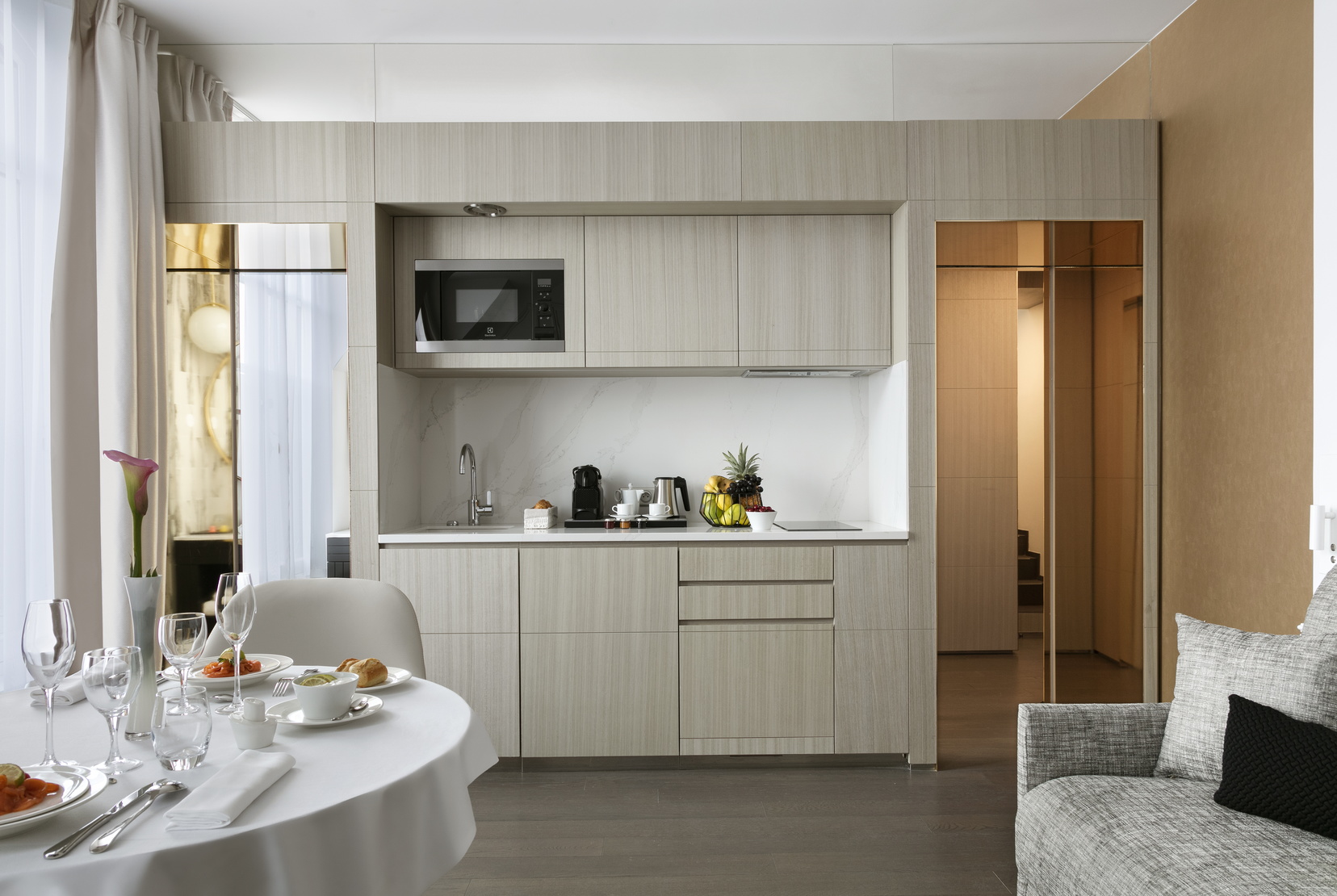 Cuisine entièrement équipée du Duplex Toits de Paris - Terrasse, Hôtel 5 étoiles à Paris 8