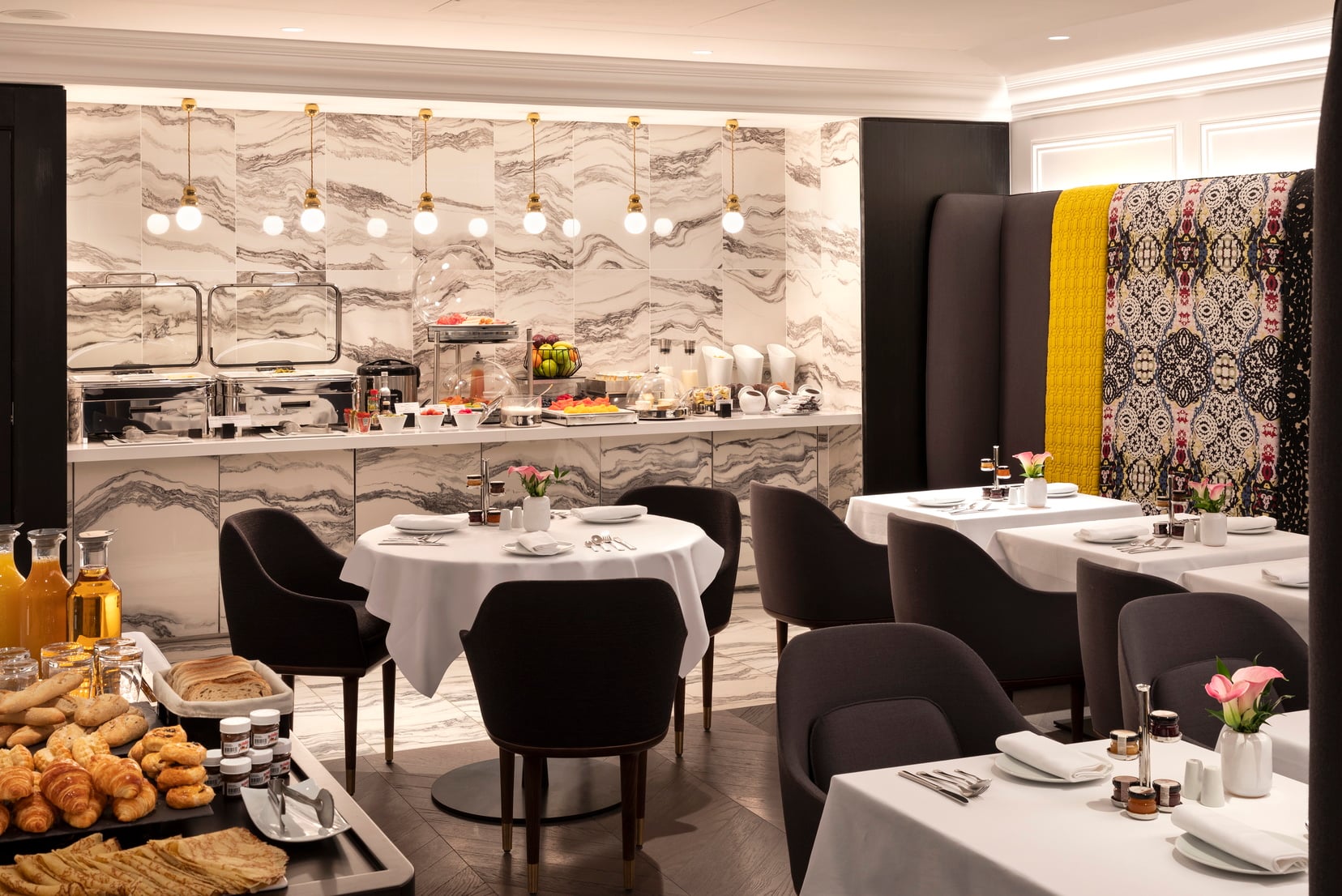Salle de petit-déjeuner de notre Hôtel 5 étoiles à Paris 8