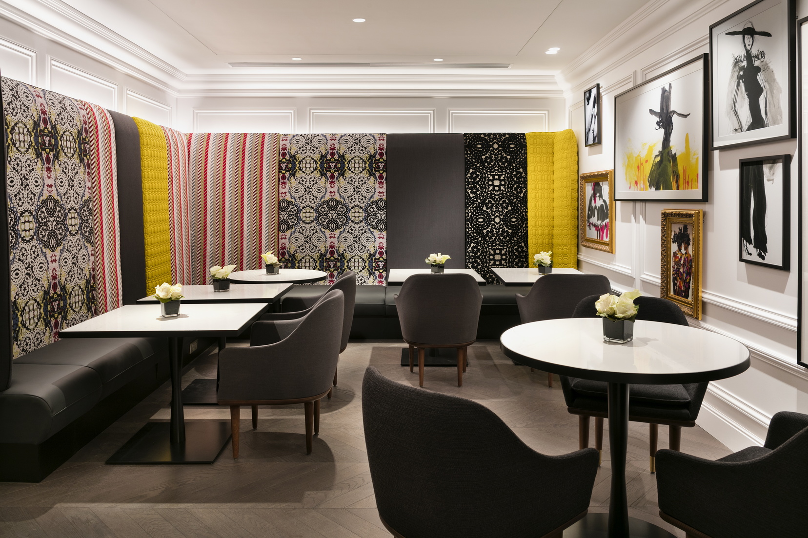 Salle de petit-déjeuner de notre Hôtel 5 étoiles à Paris 8