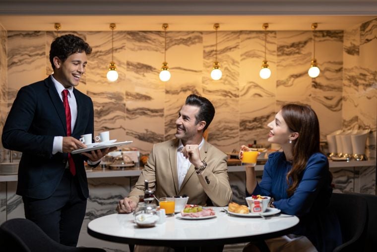 Salle de petit-déjeuner de notre Hôtel 5 étoiles à Paris 8
