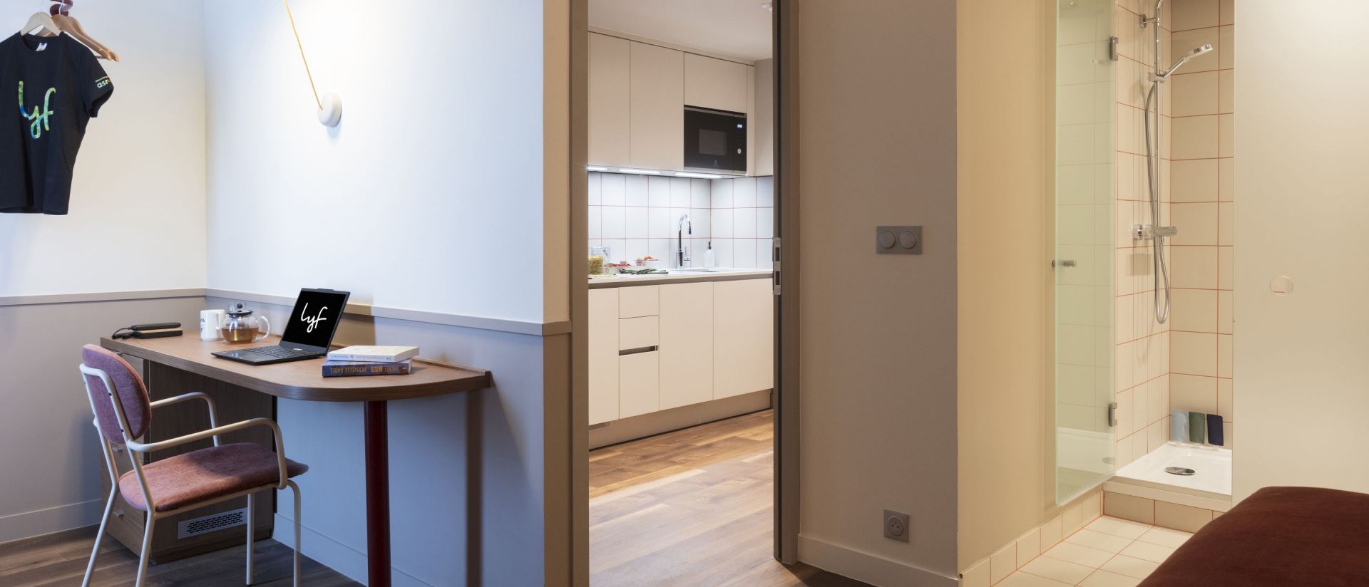 Suite Two of a Kind Plus   lyf Gambetta Paris