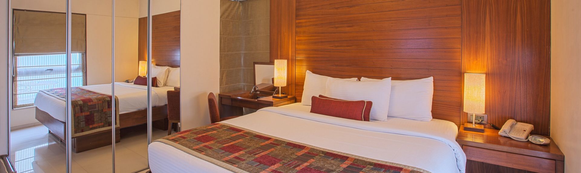 Oakwood Residence Naylor Road Pune Offers Banner Desktop