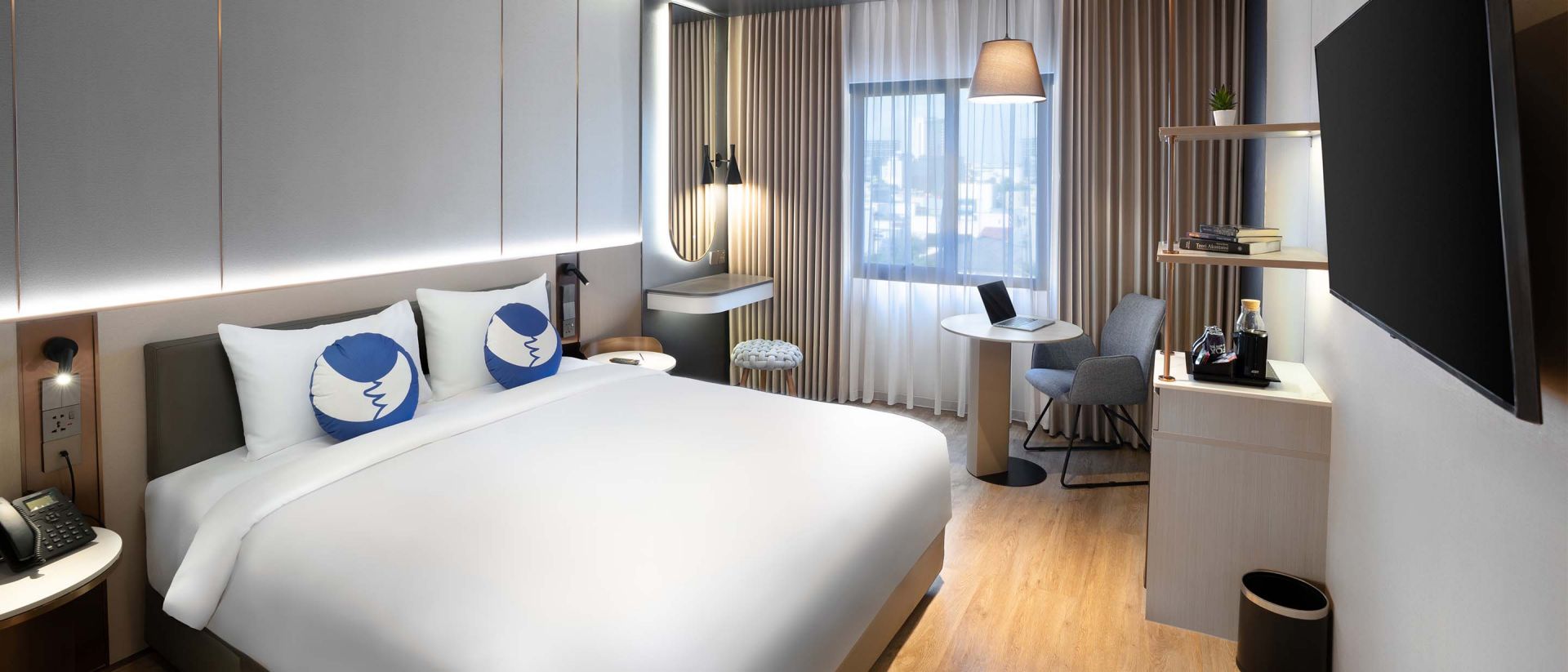 Banner Deluxe Room Fox Nagoya Batam