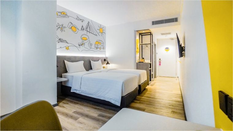 Yello Room