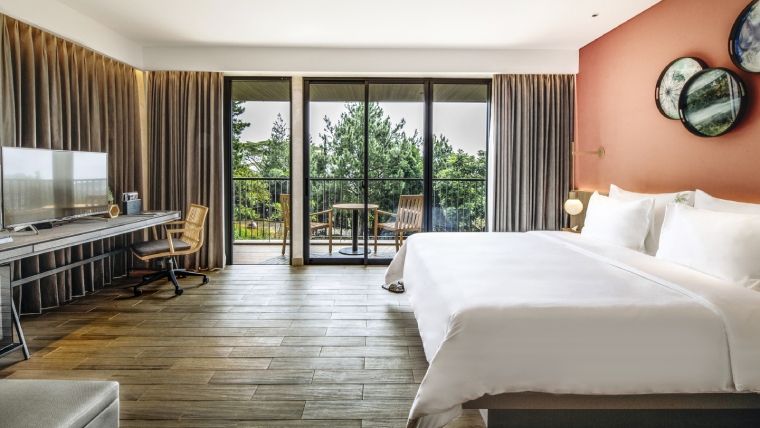 Unique Corner Room
