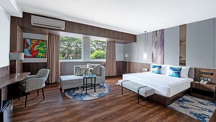 Deluxe Suite