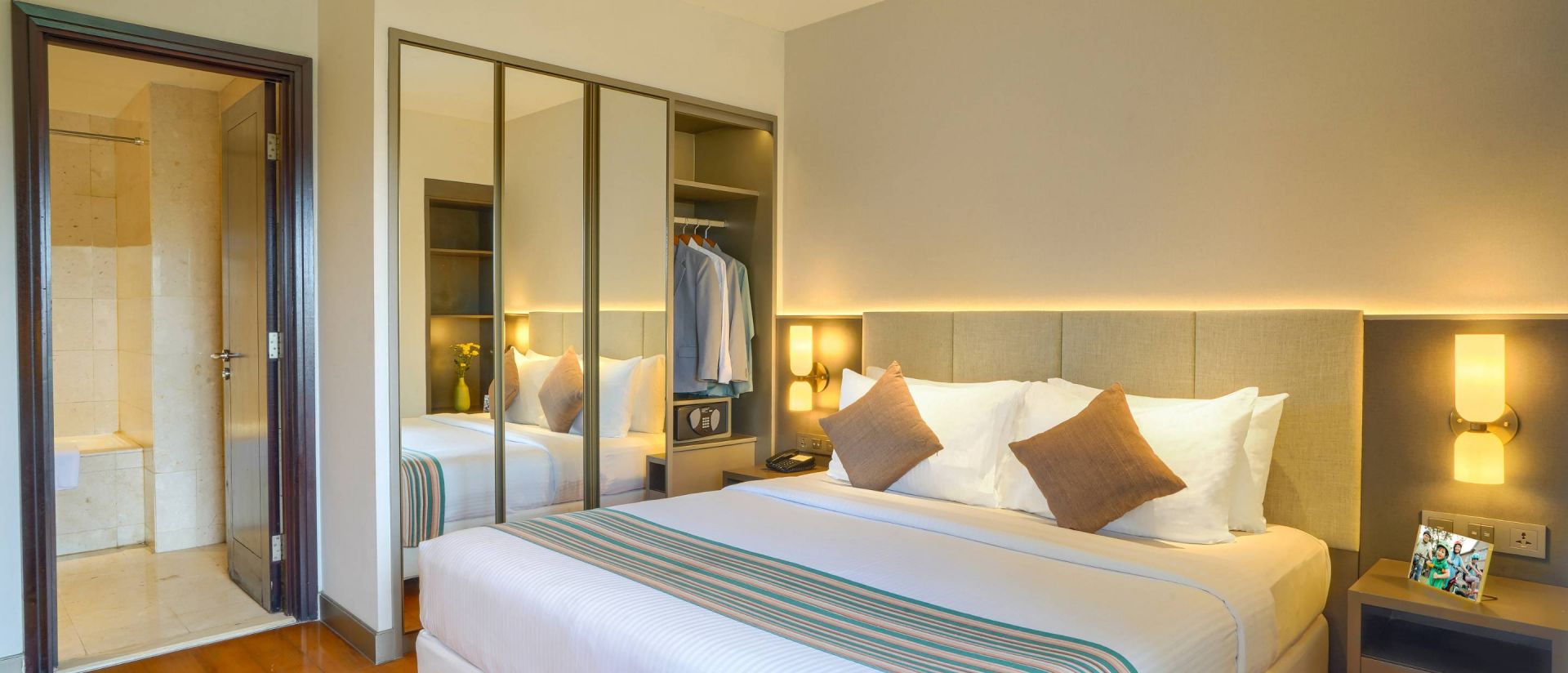 Suite Deluxe Banner