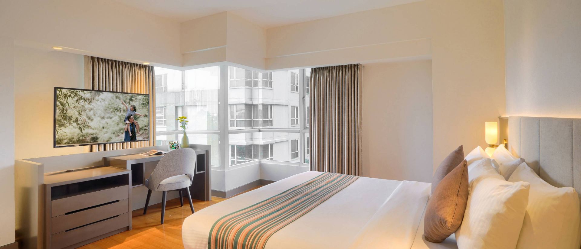 Suite Deluxe Banner