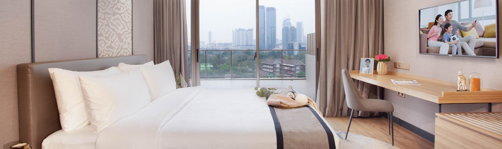 Deluxe Tiga Kamar Tidur Banner