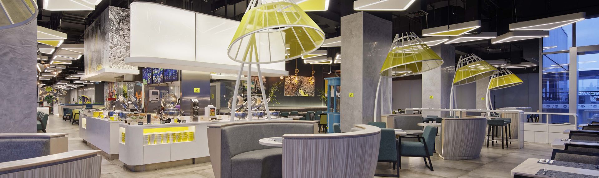 YELLO Hotel Harmoni Jakarta Dining