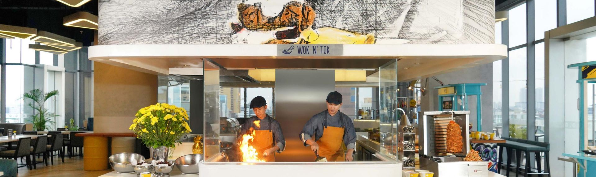 YELLO Hotel Harmoni Jakarta Dining
