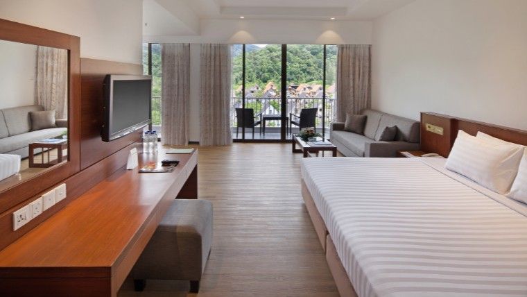Family Side Seaview Suite
