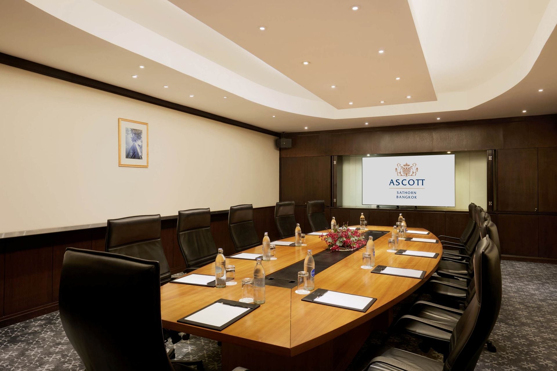 MEETING AND CONFERENCE ROOMS Choose from our range of services to best suit your business requirements, from booking of conference rooms for your meetings to boardrooms with video conferencing facilities.