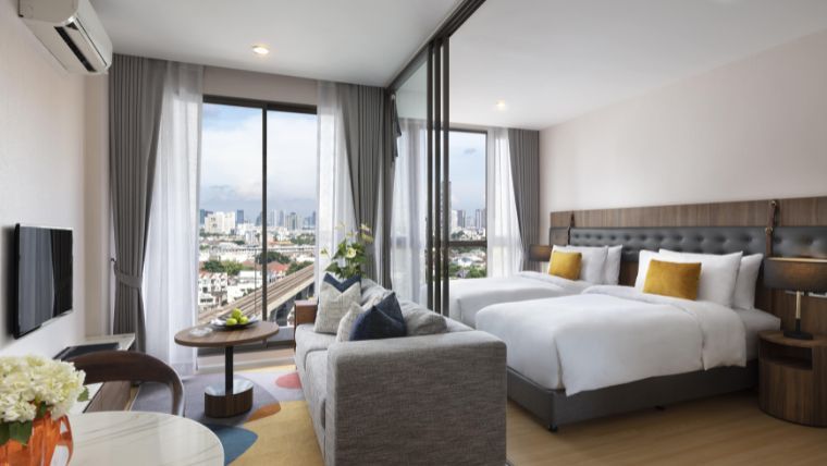 One-Bedroom Executive Corner Room Twin