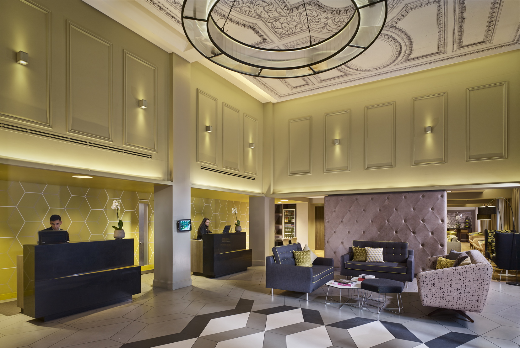 Reception and lounge area, apart hotel London
