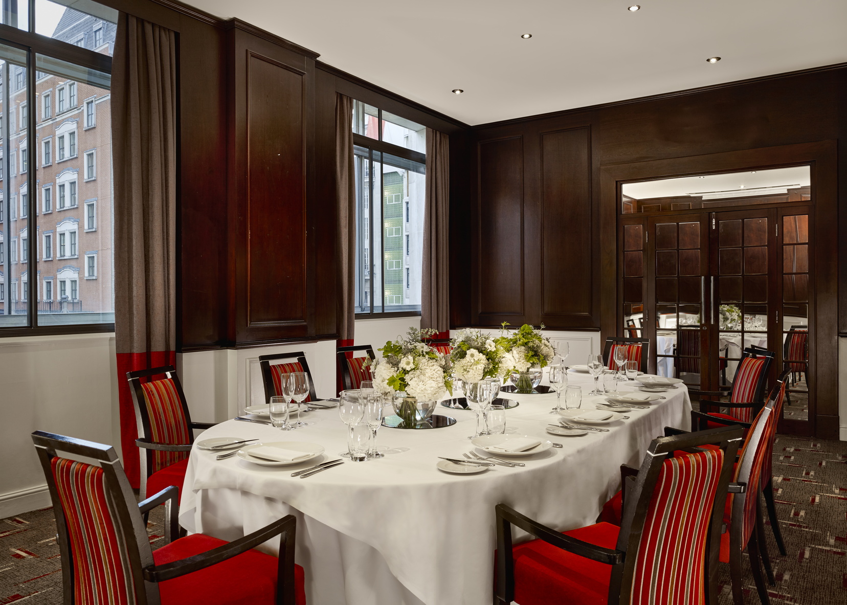 Meeting room convertible into reception room, hotel in London 