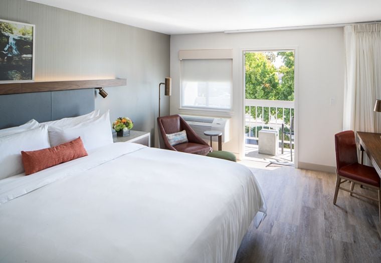 Elegant Serviced Apartment at The Domain Hotel Sunnyvale