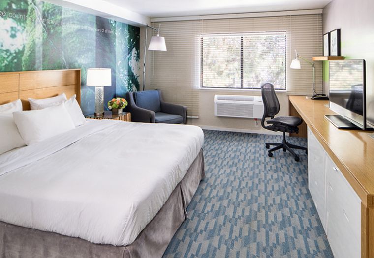 Tranquil Serviced Apartment at The Domain Hotel Sunnyvale