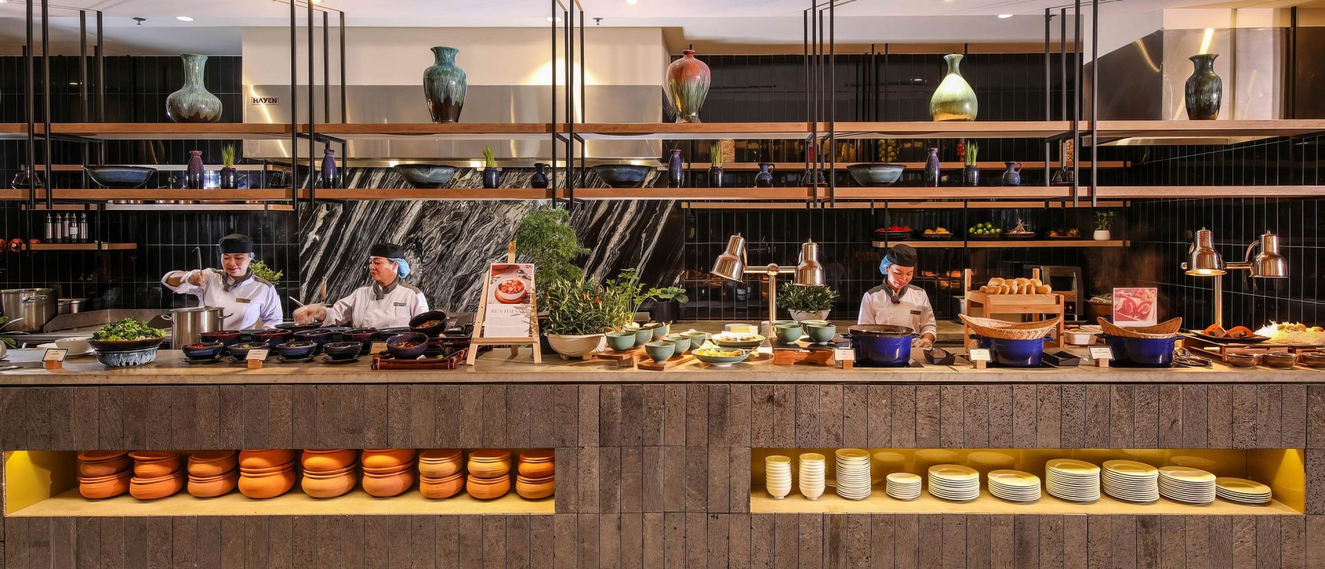 oakwood ha long the thị trường