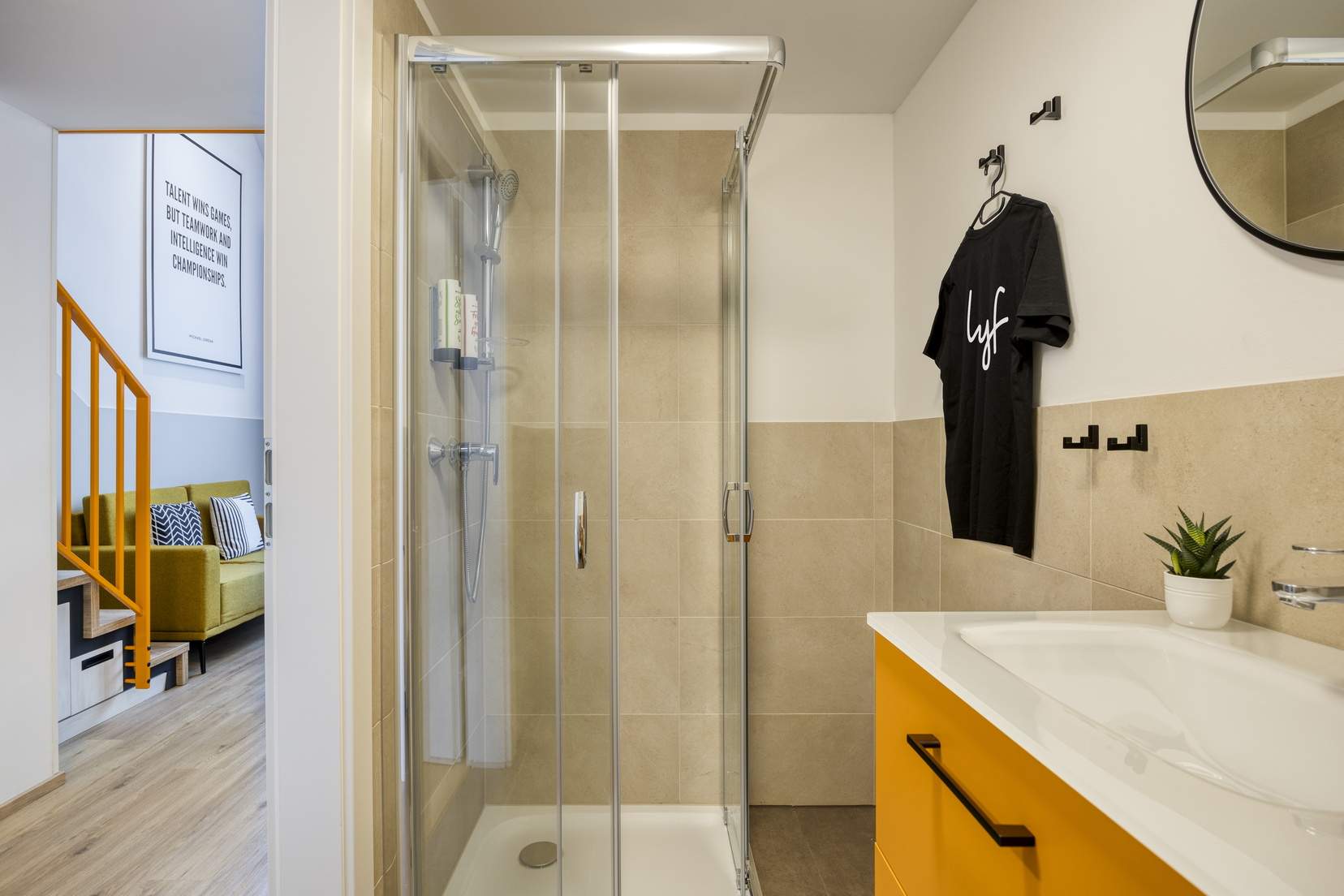 Baño de un Level-Up Plus | Estudio equipado con ducha y artículos de aseo