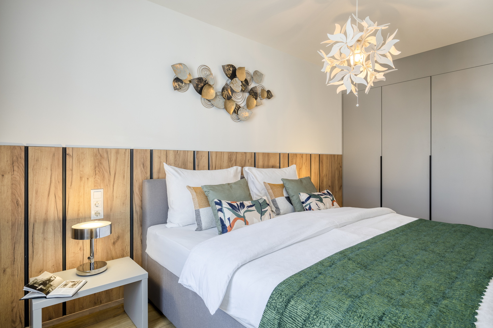 Bedroom of a 2-Bedroom Apartment equipped with a double bed