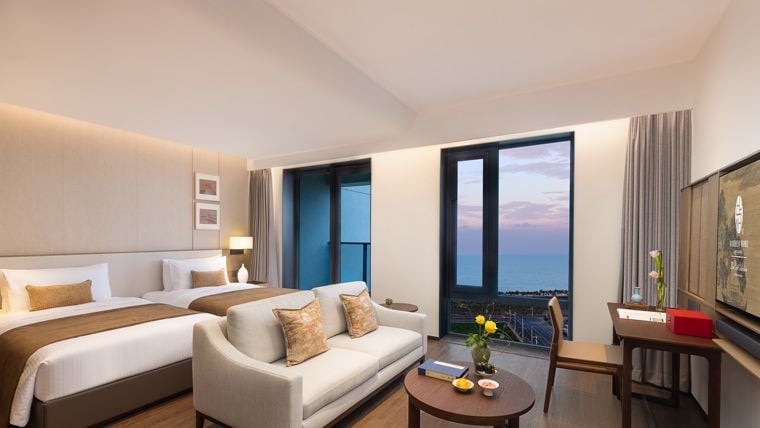 Studio Premier with View