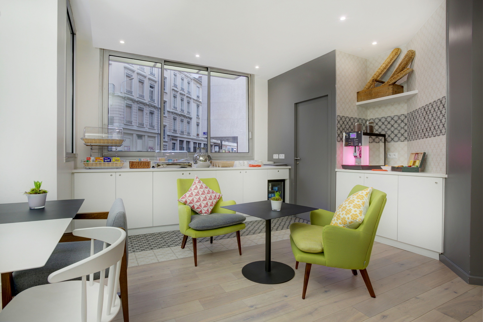 Salle de petit-déjeuner ouverte 7j/7de notre appart hotel à Lyon 3