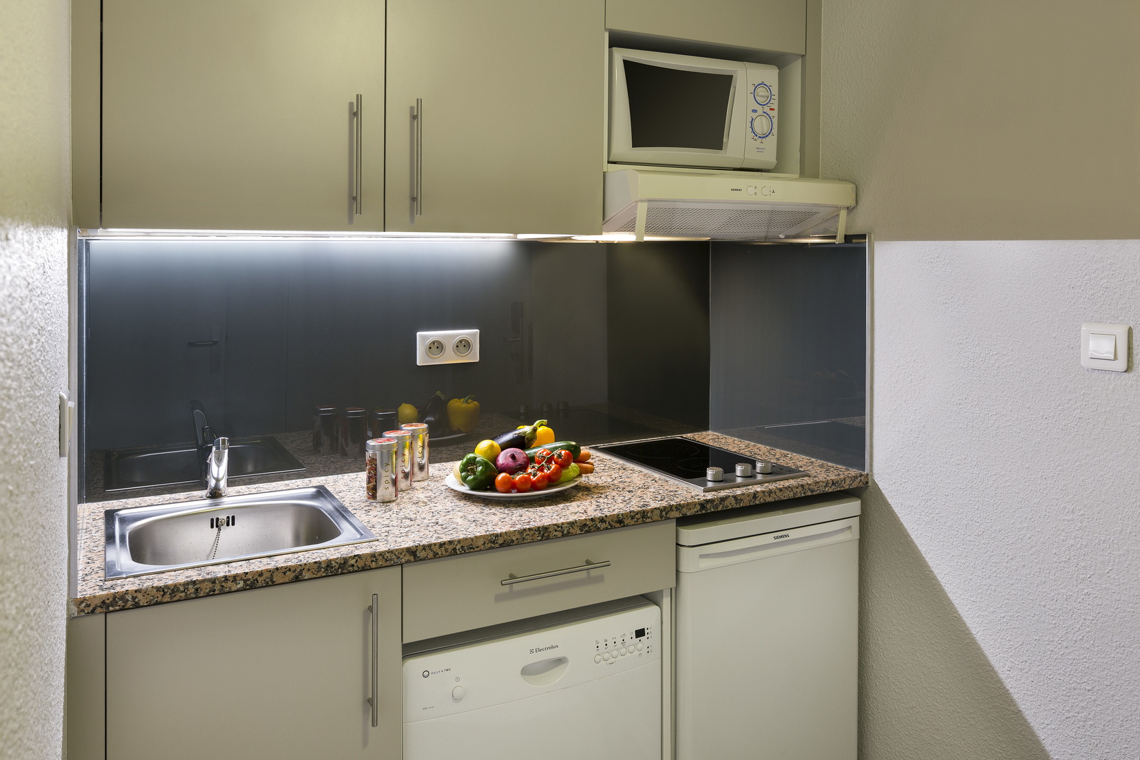 Fully equipped kitchen in Studio Executive, apart hotel Montpellier