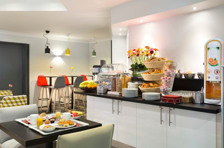 Breakfast room with continental buffet, apart hotel Paris 12