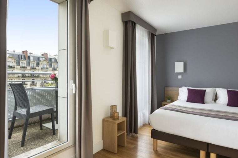Studio Deluxe équipé d'un lit double et d'une terrasse, appart hotel Paris 11