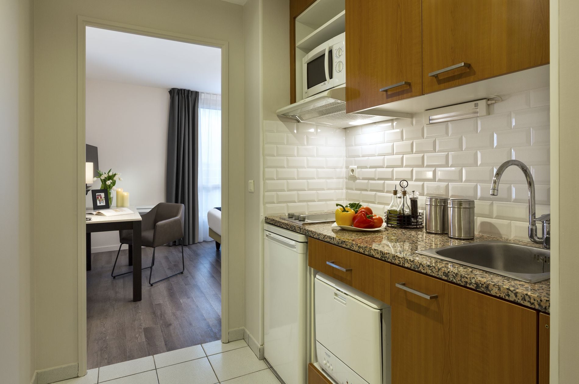 Cocina totalmente equipada de un Estudio, apart hotel Paris 18