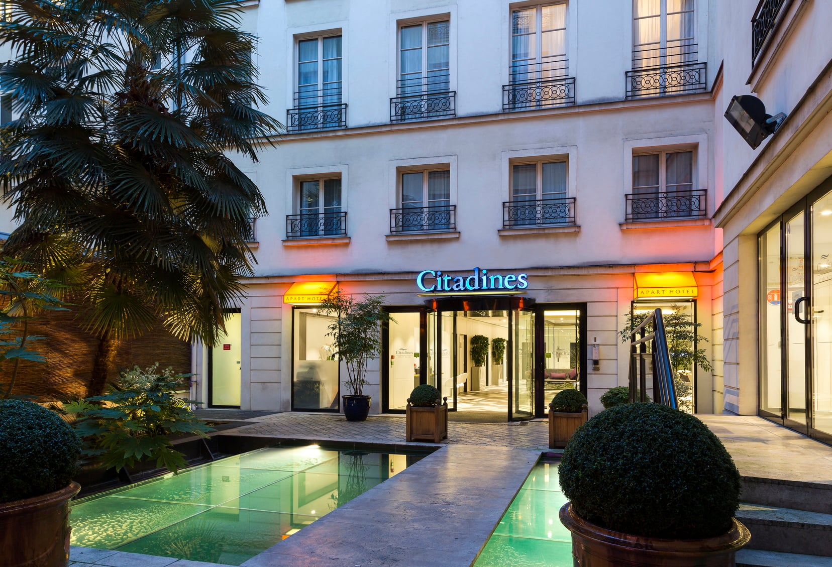 Entrance of our apart hotel in Paris 2