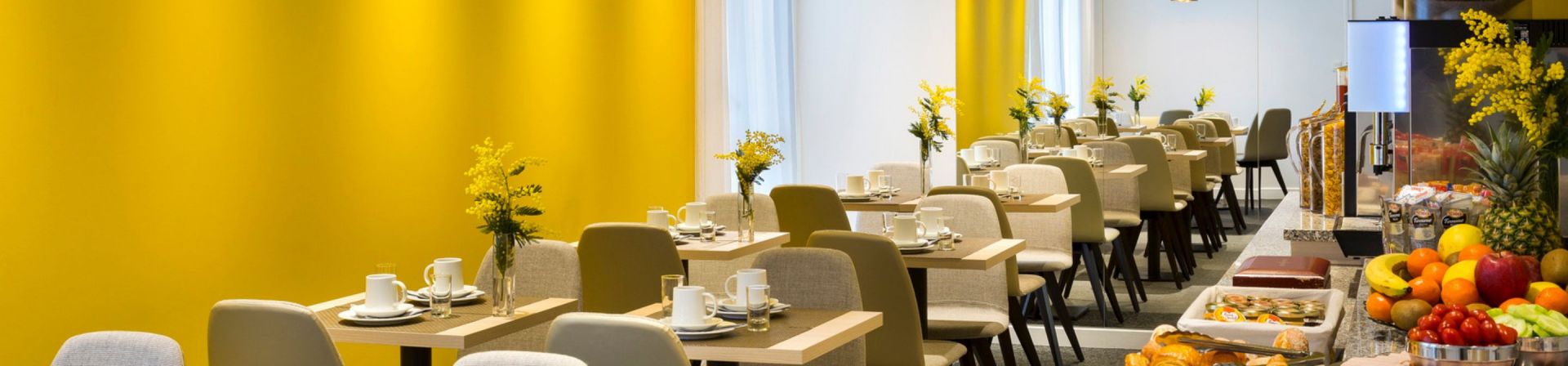 Restaurant and bar at Citadines Tour Eiffel Paris