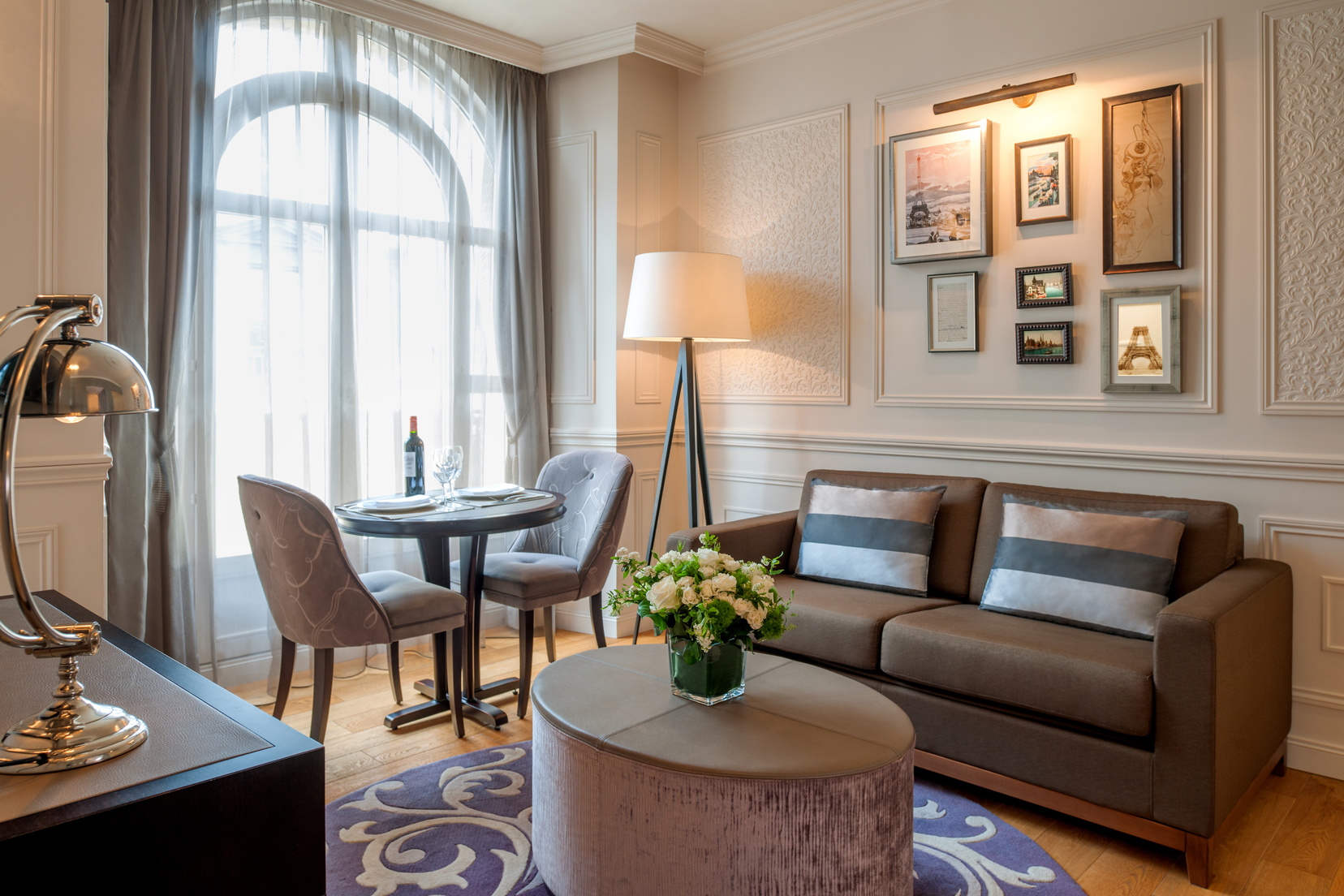 Exclusive Suite and its spacious lounge, 5 star hotel in Paris 1