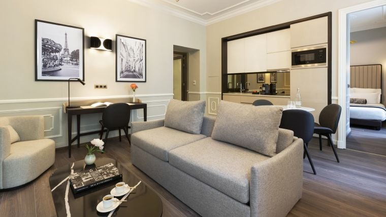 Two Bedroom Apartment La Clef Tour Eiffel Paris Twobedroom Thumbnail