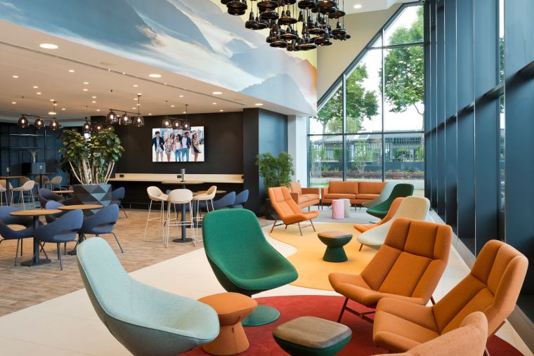 Loungebereich unseres Wohnen auf Zeit in Straßburg