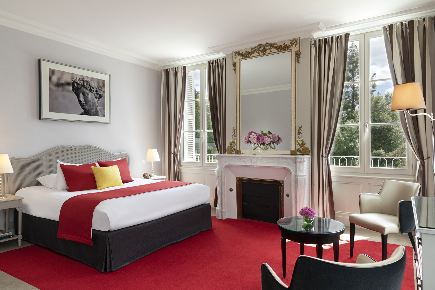 Chambre d'une Suite Junior Château équipée d'un lit double, hôtel Tours