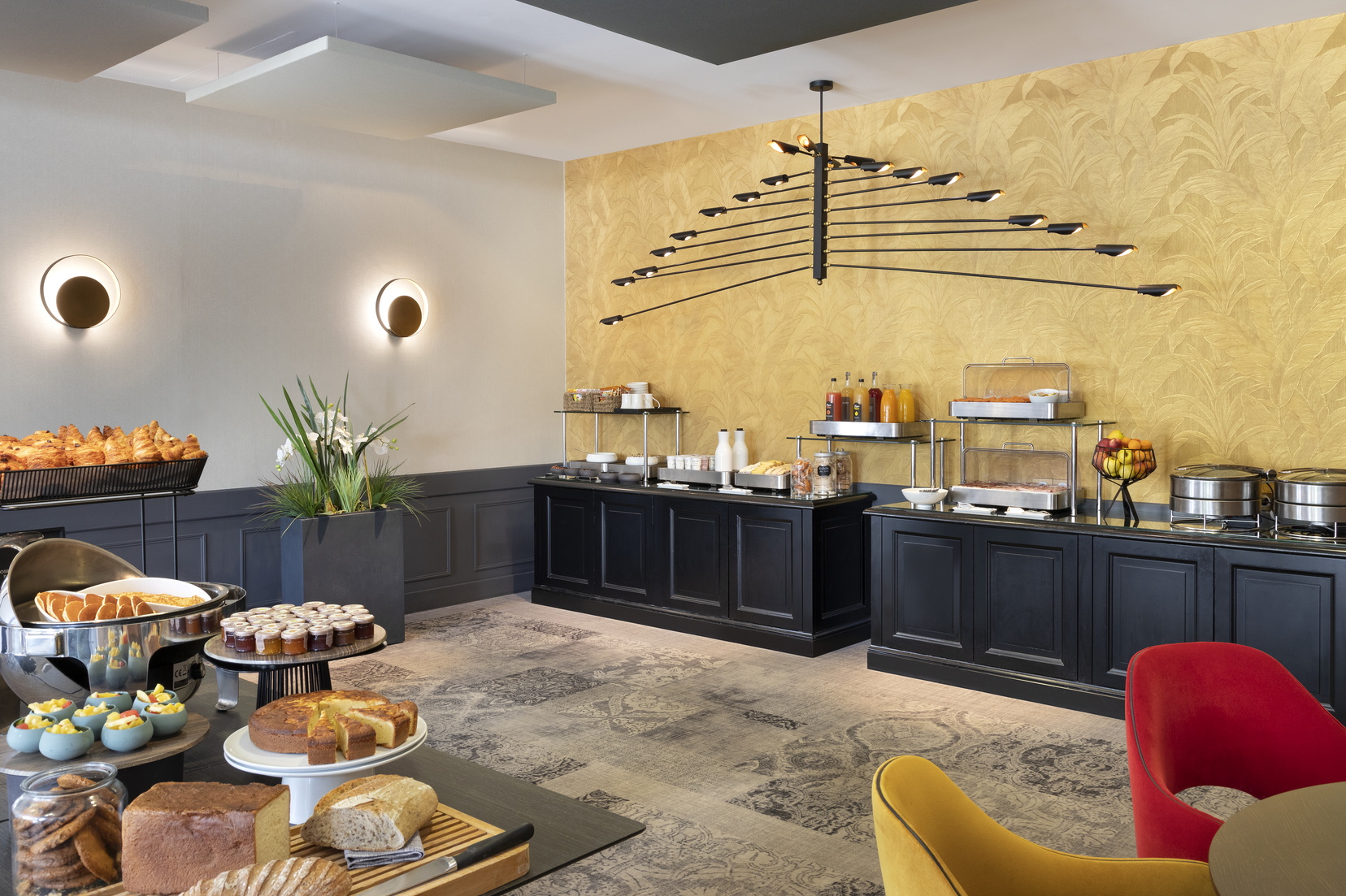 Salle de petit-déjeuner ouverte 7j/7 de notre hôtel à Tours