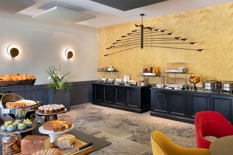 Salle de petit-déjeuner ouverte 7j/7 de notre hôtel à Tours