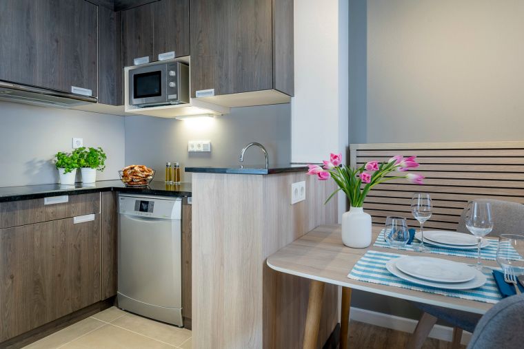 Vollständig ausgestattete Küche eines 2-Zimmer-Apartment Executive, Wohnen auf Zeit in Munich