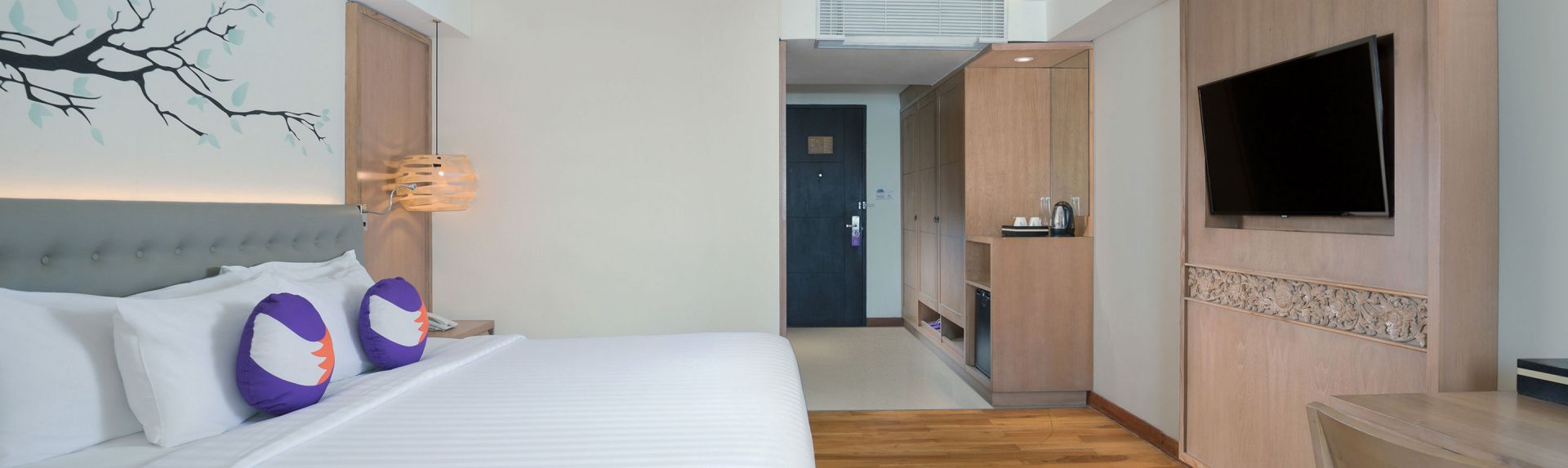 FOX Hotel Jimbaran Beach Bali Deluxe Bathtub Room