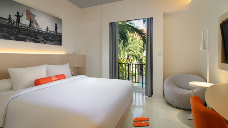 HARRIS Unique Room Pool Access