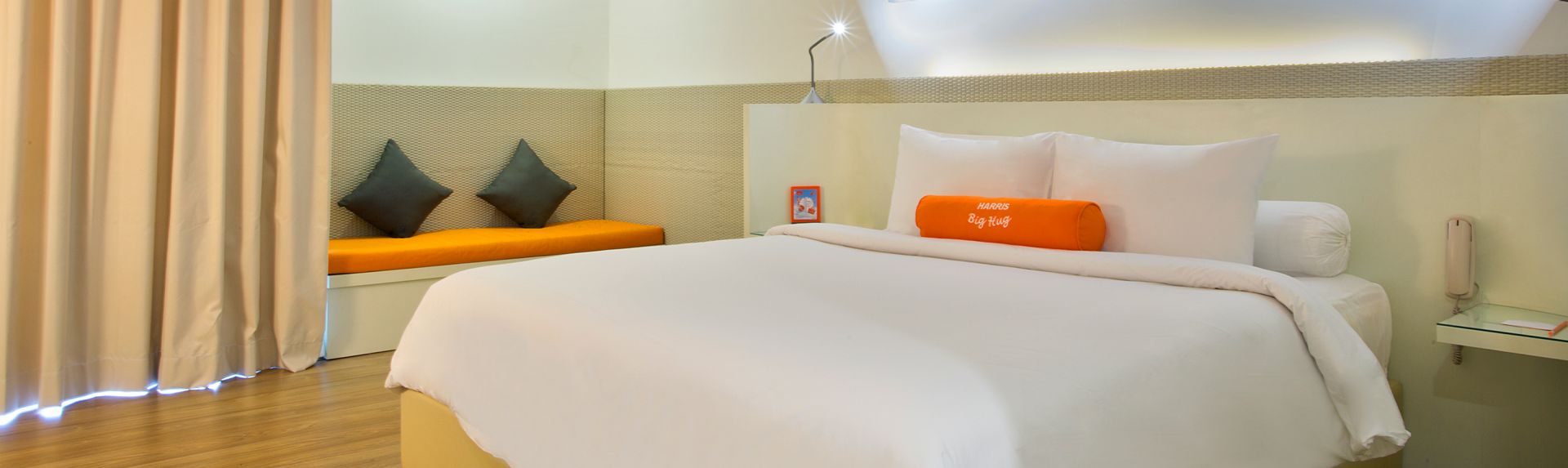 HSMY banner desktop rooms