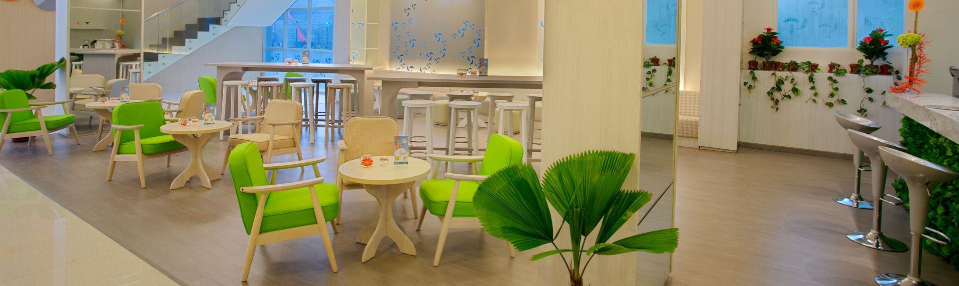 HCBL banner desktop amenities